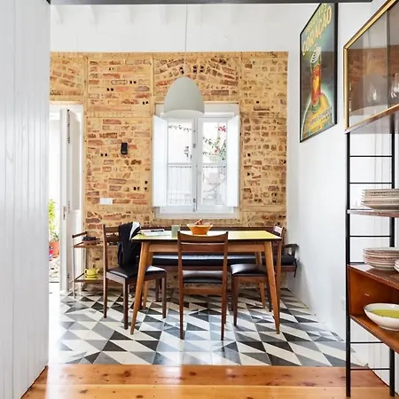 Plum Guide - Blissful Unity Apartment Lisbon