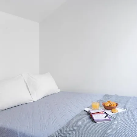 Plum Guide - Blissful Unity Apartment Lisbon